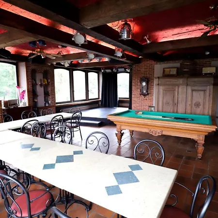 House In With Large Park Where The Ave Flows Hébergement de vacances *