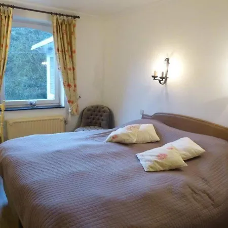 House In With Large Park Where The Ave Flows Hébergement de vacances *