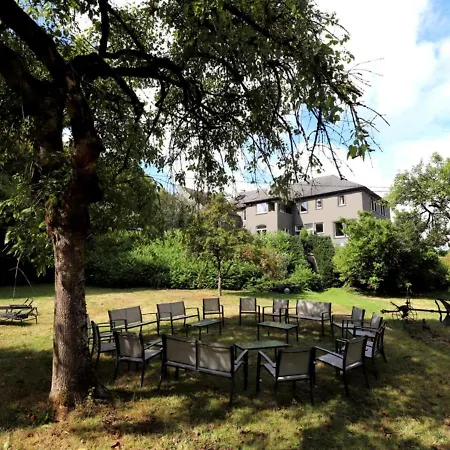 Hébergement de vacances House In With Large Park Where The Ave Flows