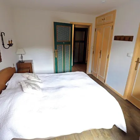 House In With Large Park Where The Ave Flows Hébergement de vacances