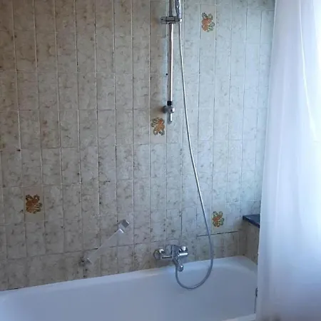 House In With Large Park Where The Ave Flows Hébergement de vacances Rochefort